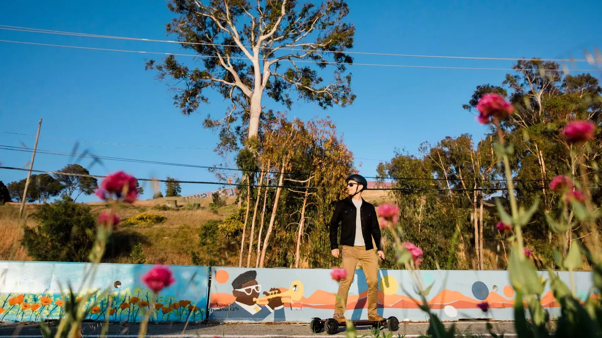 Skateboarder nel quartiere Bayview.